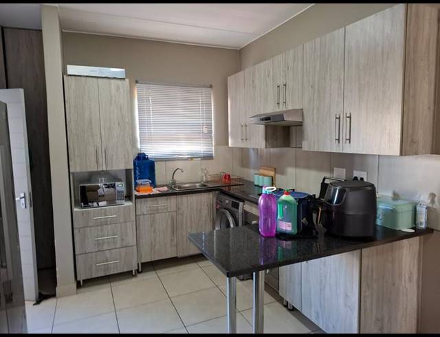 2 BEDROOM APARTMENT FOR SALE IN GLEN AUSTIN